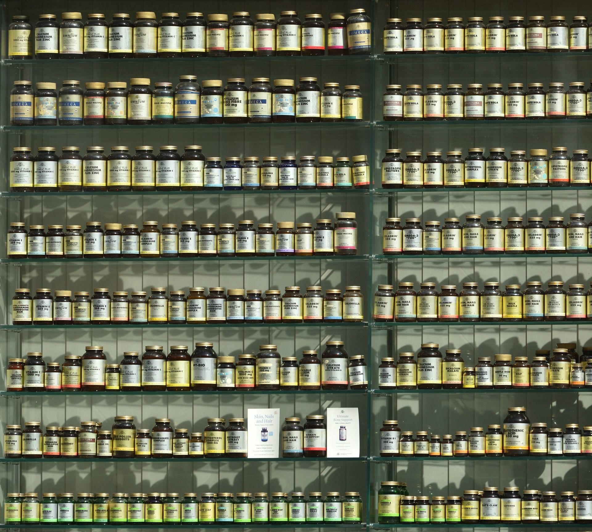 Magnesium for muscle pain: Try supplements. (Image by Angel Sinigersky/Unsplash)